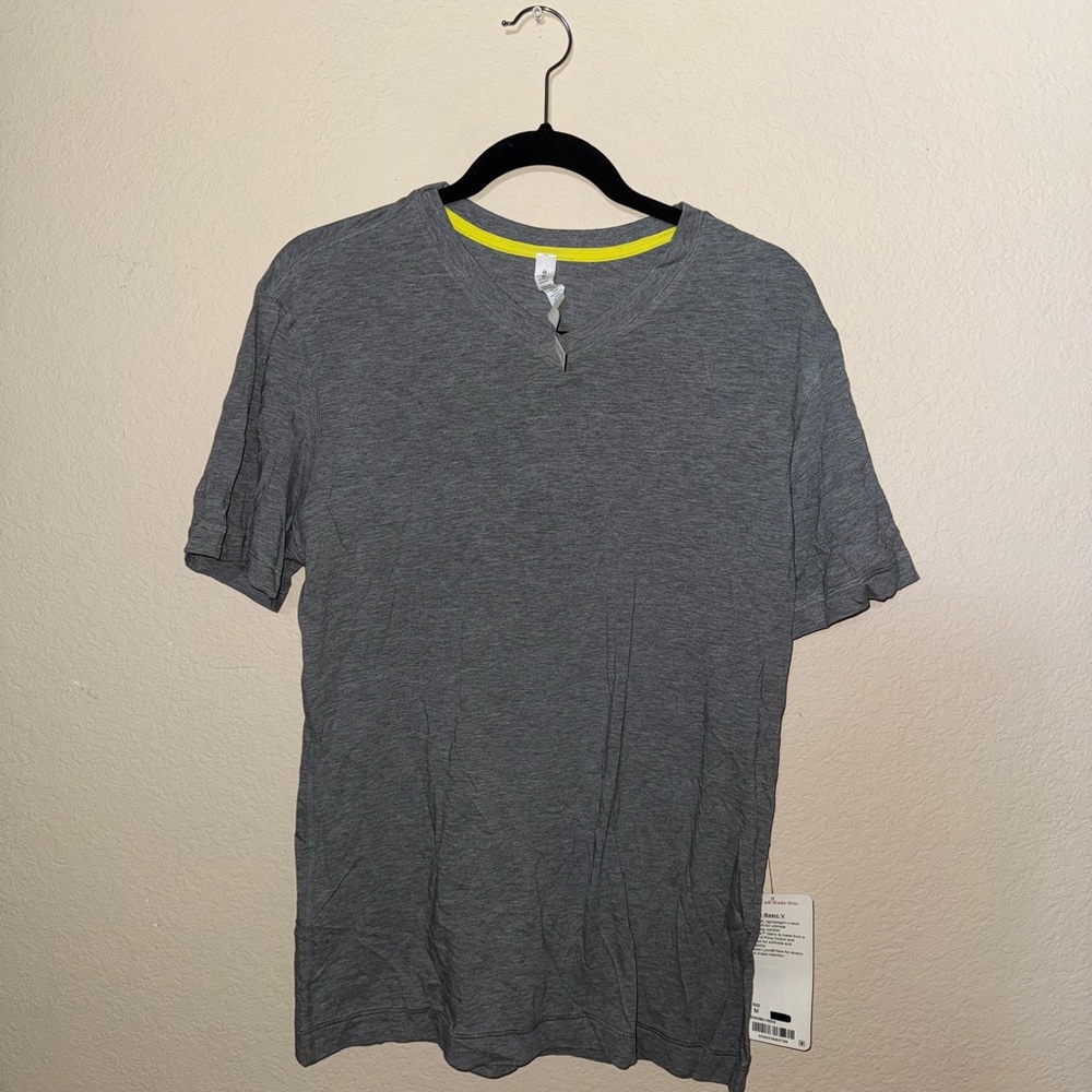 ⭐️NWT⭐️ Lululemon Gray Men's Shirt